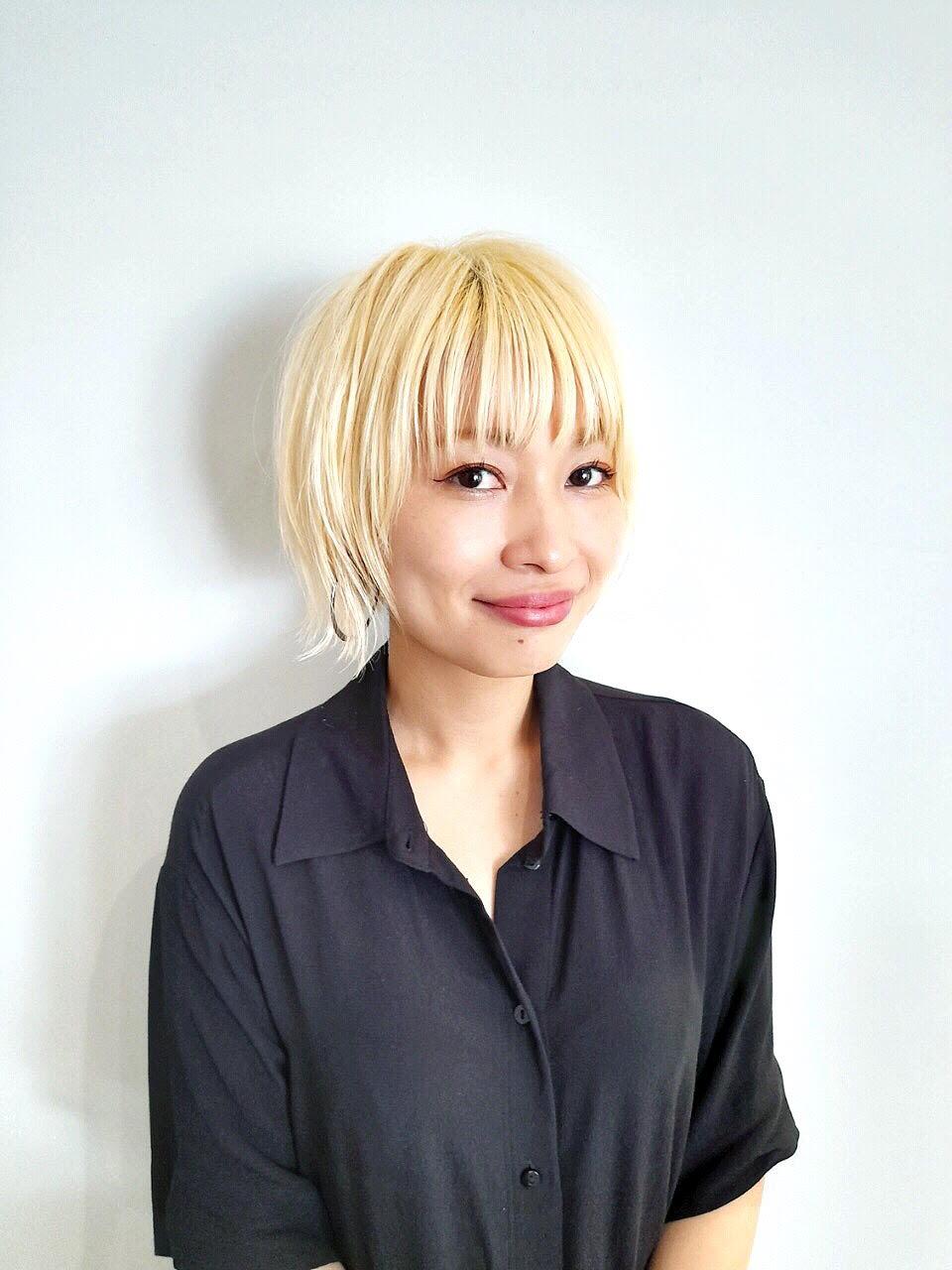 stylist　YUKINO 美容師歴１５年 得意なスタイル / ショートカット　マニッシュ　ボーイズライク 得意な技術 / 遊び心のあるエレガントな大人カラーリング 趣味 / お肌の管理　有酸素運動