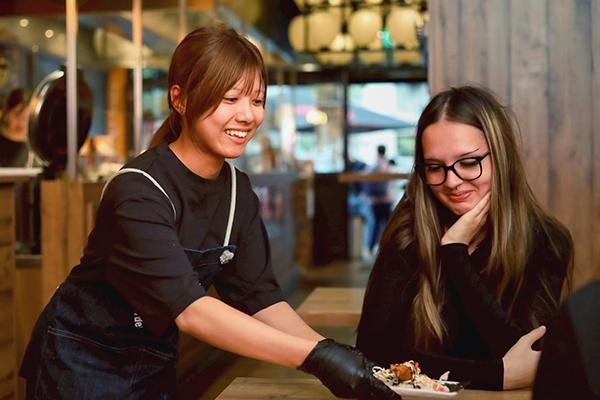 日本のおもてなしの素晴らしさを世界に広げるお仕事です！