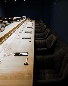 sui. カウンター