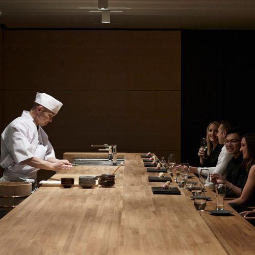 寿司シェフ、または調理師