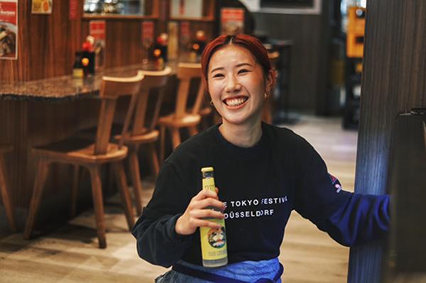 ホールスタッフ