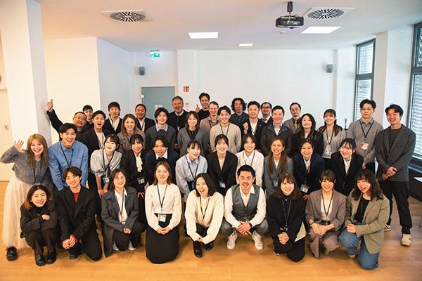 毎年新卒採用も行っており、去年は10名・今年も10名入社！