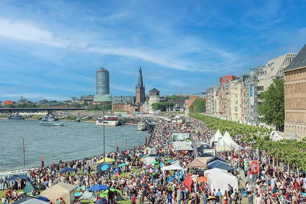 日本デーには70万人の観光客がデュッセルドルフに集結！